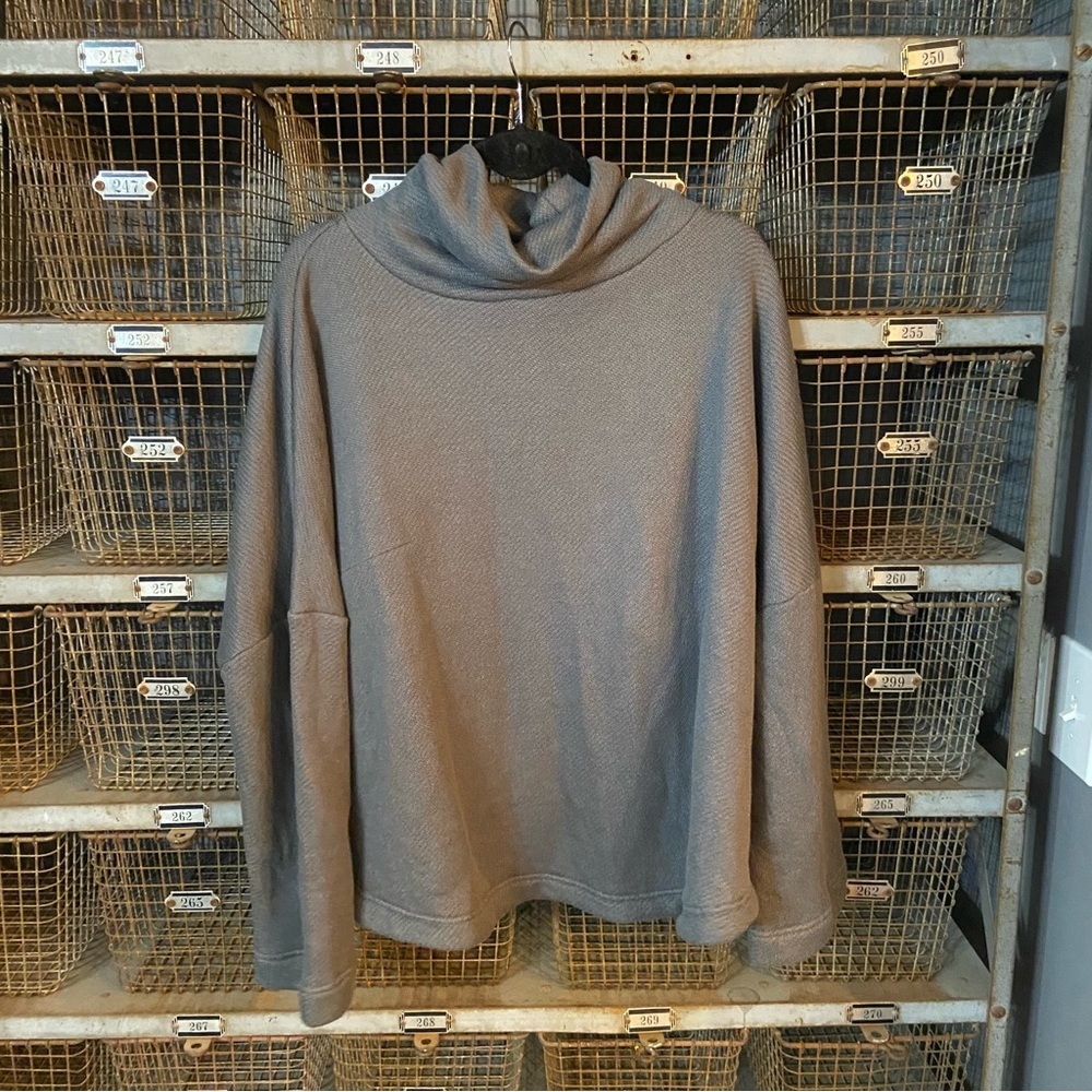 New! Free People free-est cozy time Gray cropped back Sweatshirt 2414 - Picture 2 of 6
